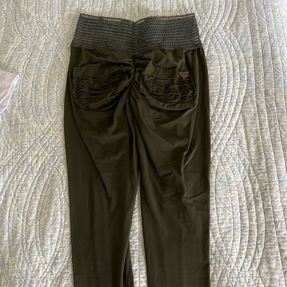 Green Cute Booty Lounge Leggings size S - Picture 5 of 5